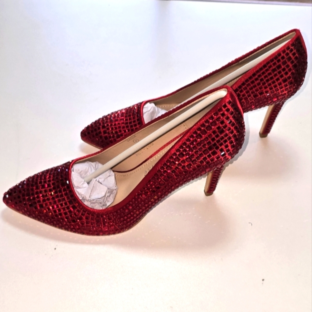 Elegant Red Stiletto Heels NIB